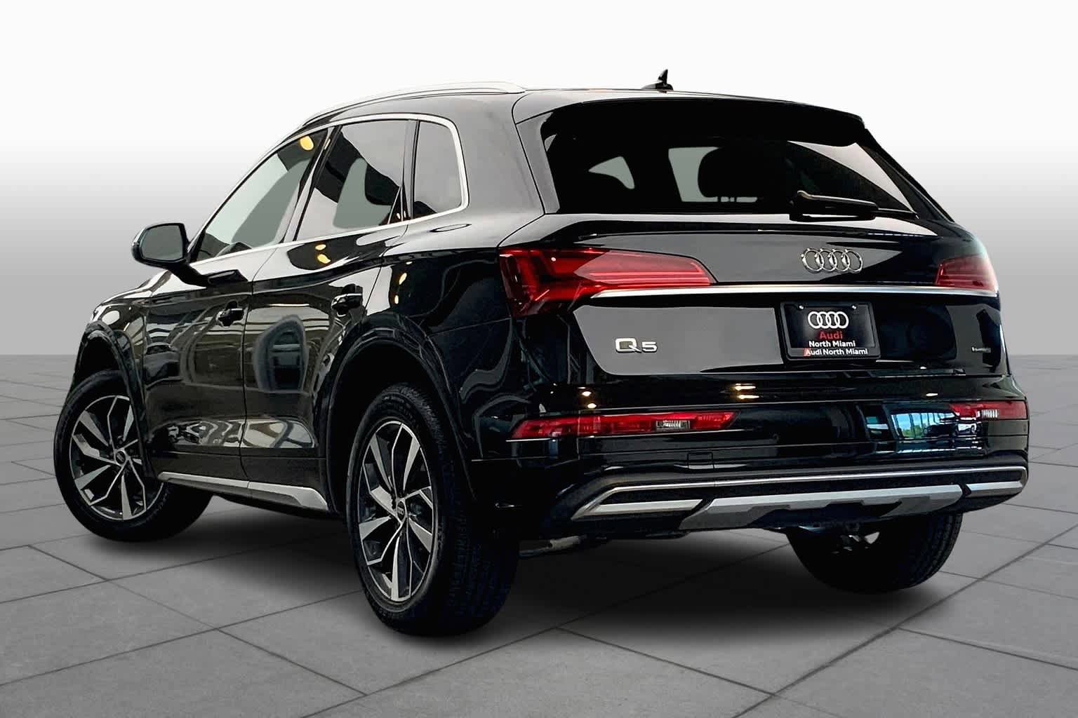 Used 2021 Audi Q5 2.0T Premium Plus w/ Premium Plus Package AWD/4WD image 12