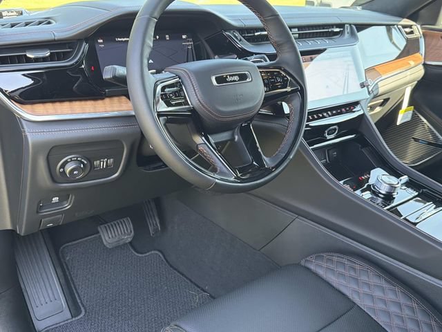 New 2026 Jeep Grand Cherokee Summit w/ Obsidian Package AWD/4WD image 22