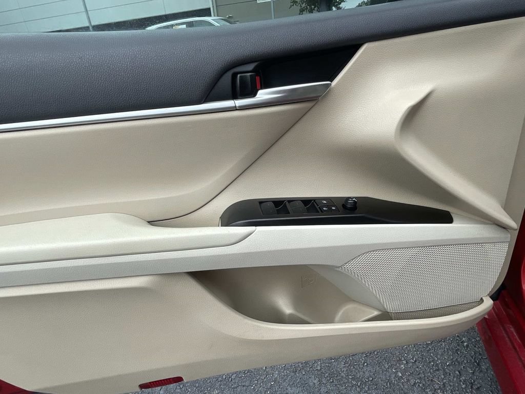 Used 2023 Toyota Camry LE FWD image 17