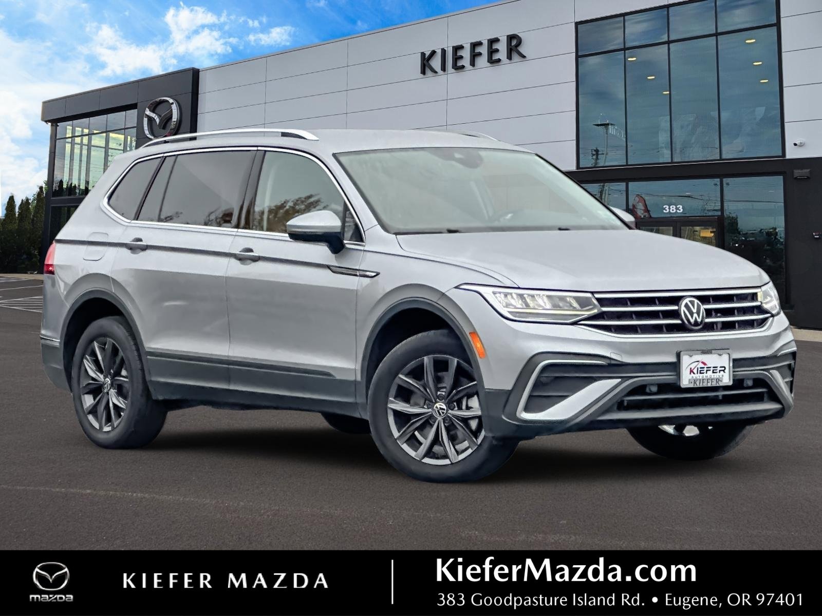 Used 2022 Volkswagen Tiguan SE image 1