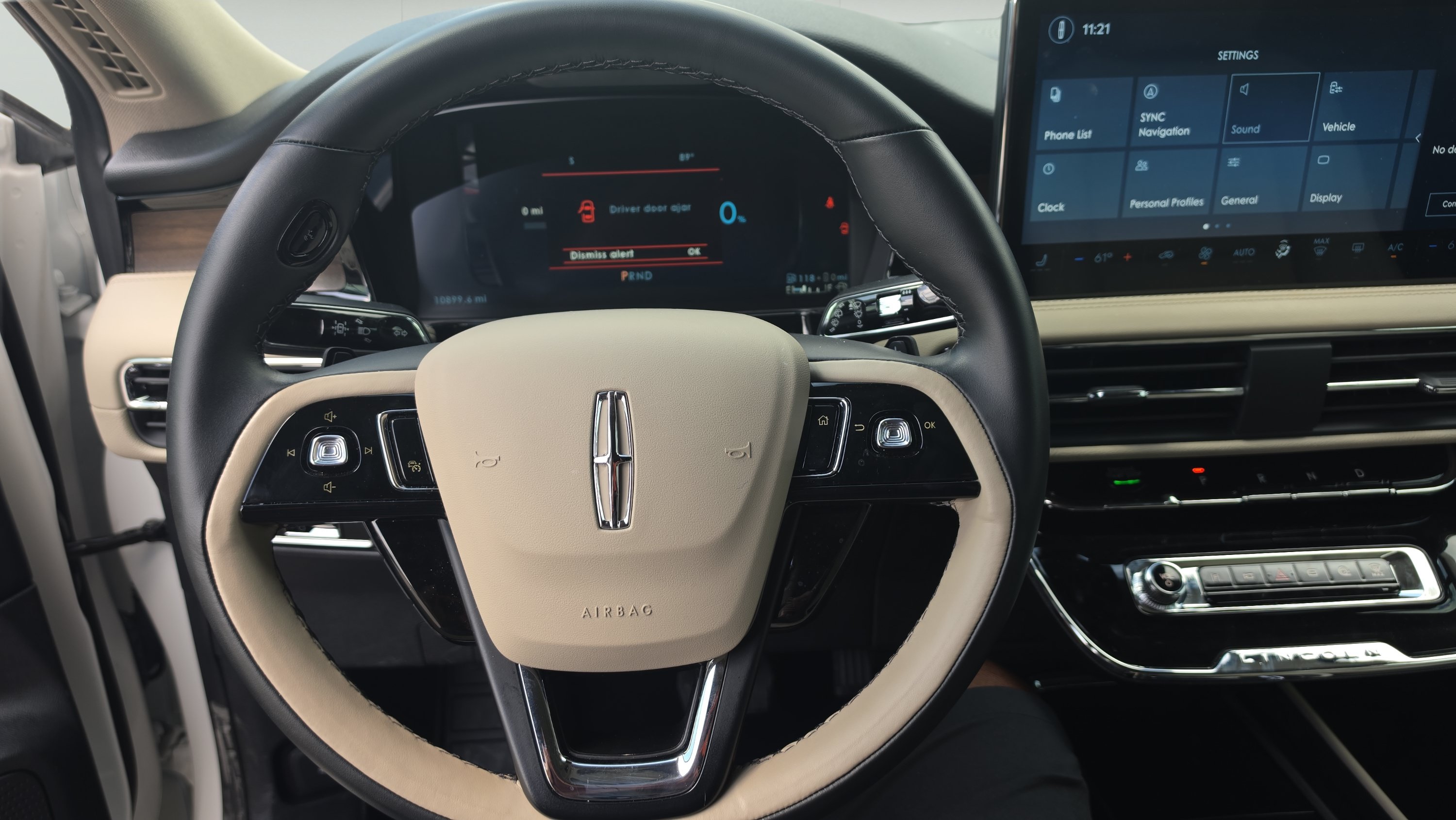 Used 2025 Lincoln Corsair Grand Touring AWD/4WD image 11