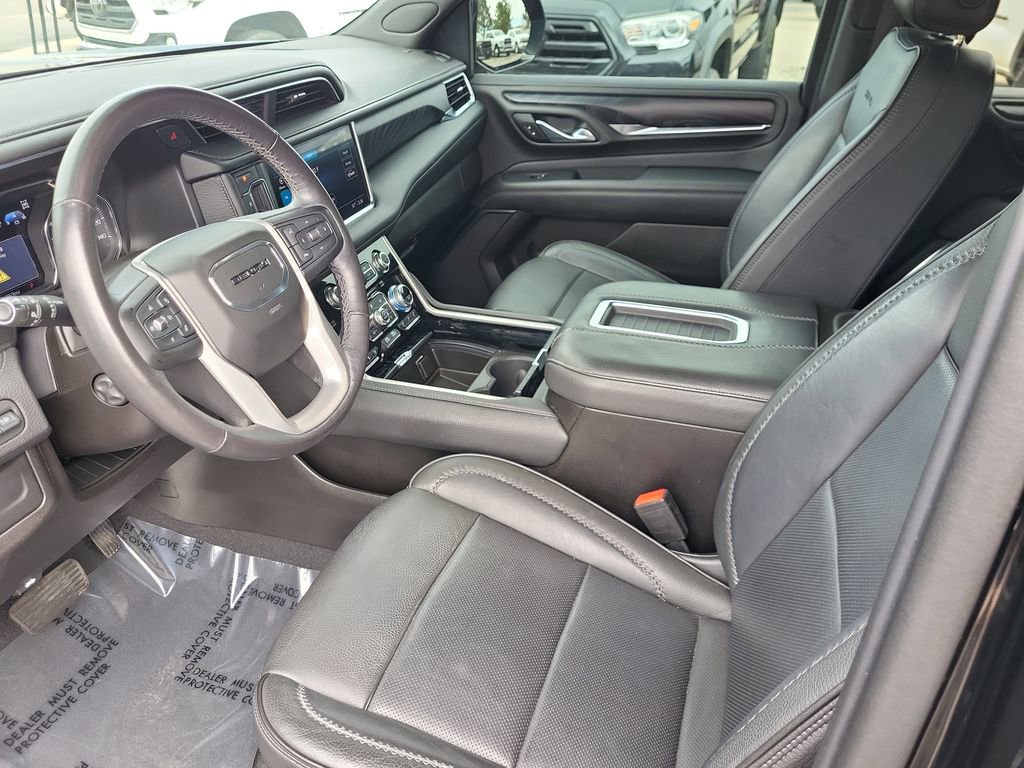 Used 2021 GMC Yukon Denali w/ Denali Premium Package image 11