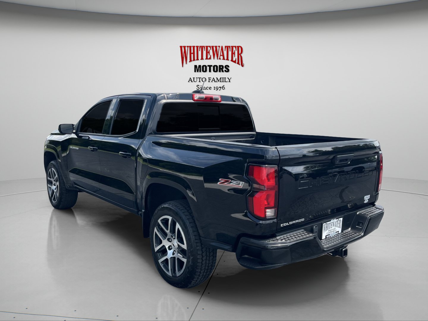 Used 2024 Chevrolet Colorado Z71 w/ Z71 Convenience Package 2 AWD/4WD image 3