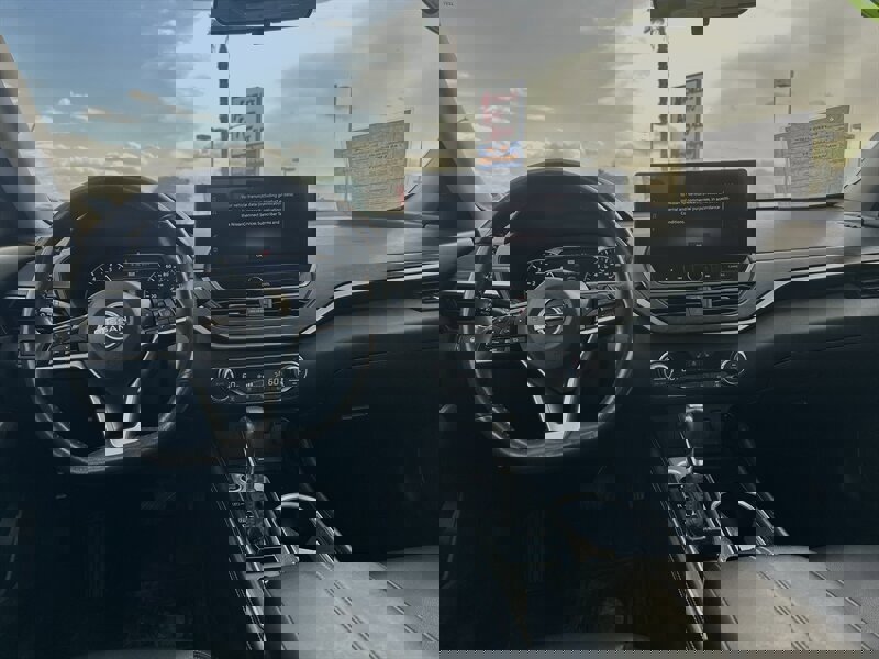 Used 2023 Nissan Altima 2.5 SL image 2