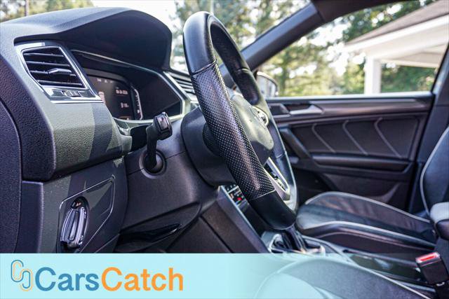 Used 2022 Volkswagen Tiguan SEL R-Line AWD/4WD image 21