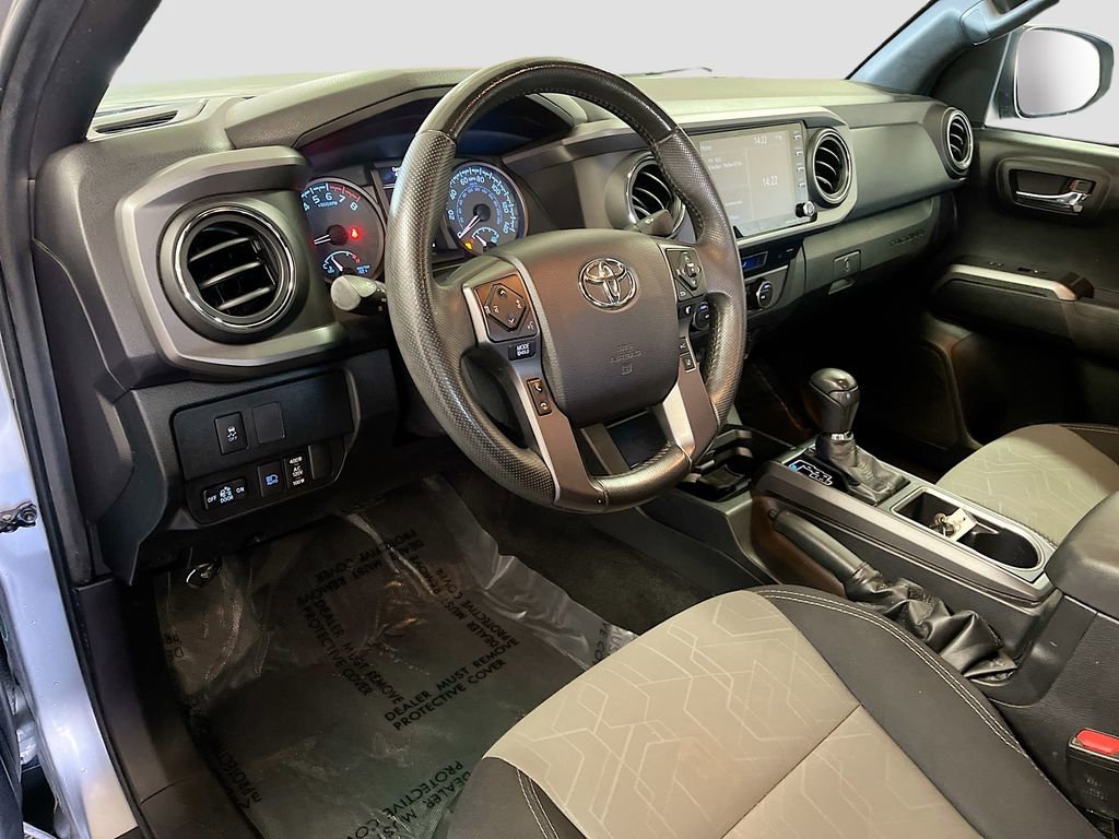 Used 2021 Toyota Tacoma TRD Off-Road image 10