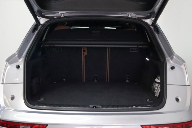 Used 2022 Audi Q5 e Premium Plus image 27