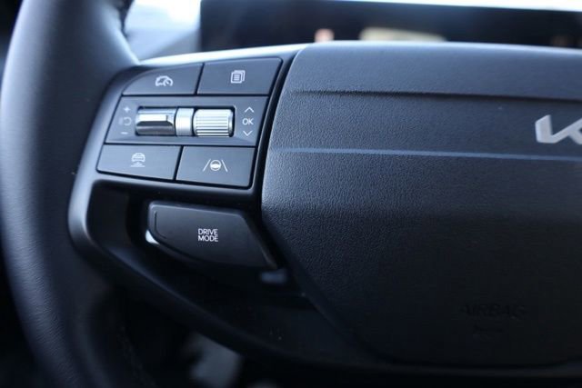 Used 2025 Kia K4 EX image 25