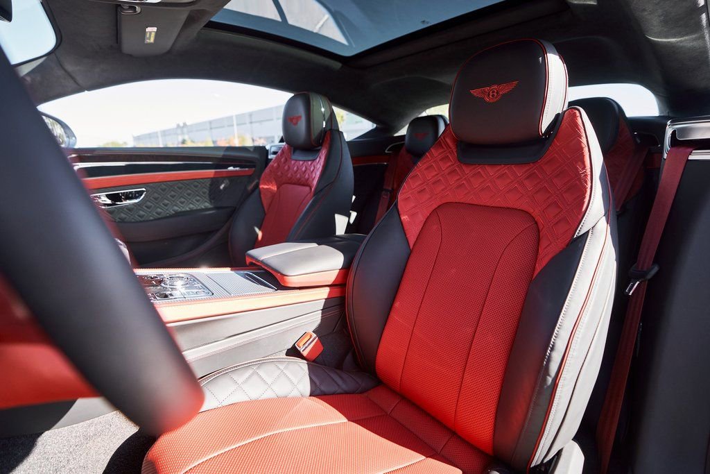 Used 2023 Bentley Continental GT Azure image 41