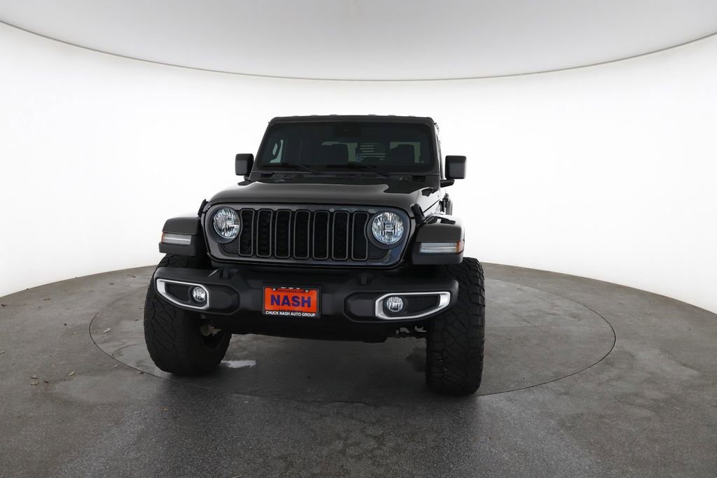 Used 2024 Jeep Gladiator Sport AWD/4WD image 4