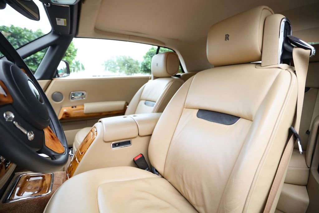 Used 2010 Rolls-Royce Phantom Drophead Coupe image 51