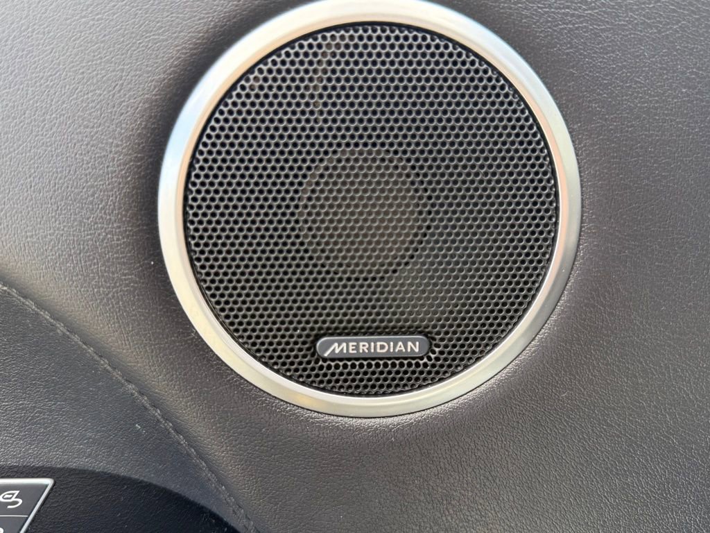 Used 2017 Land Rover Range Rover Supercharged image 10