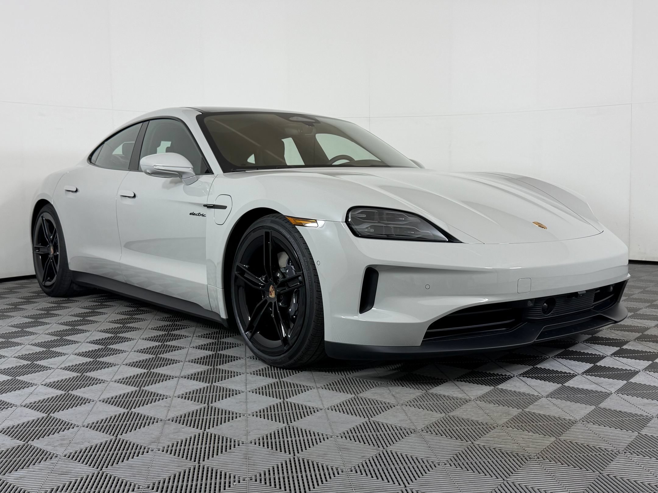 Certified 2026 Porsche Taycan RWD image 8