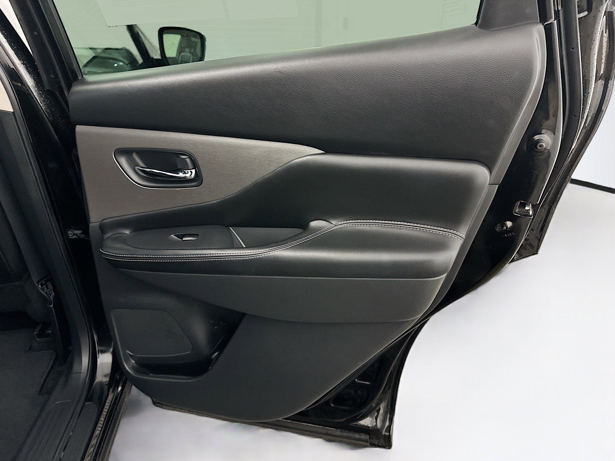 Used 2023 Nissan Murano SV image 30