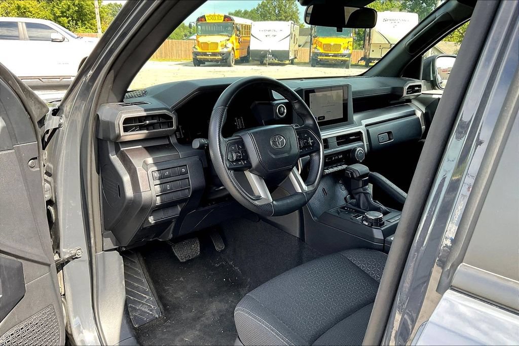 Used 2025 Toyota 4Runner SR5 AWD/4WD image 8