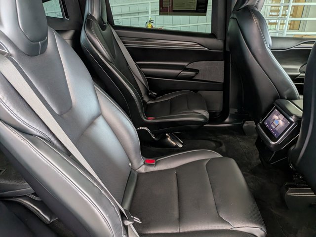 Used 2022 Tesla Model X Plaid image 19