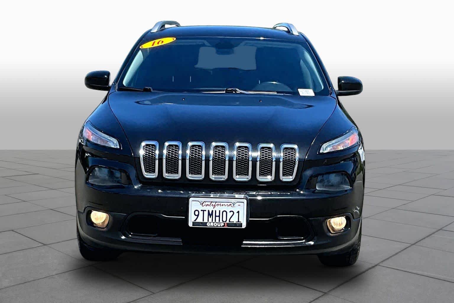 Used 2016 Jeep Cherokee Latitude FWD image 3