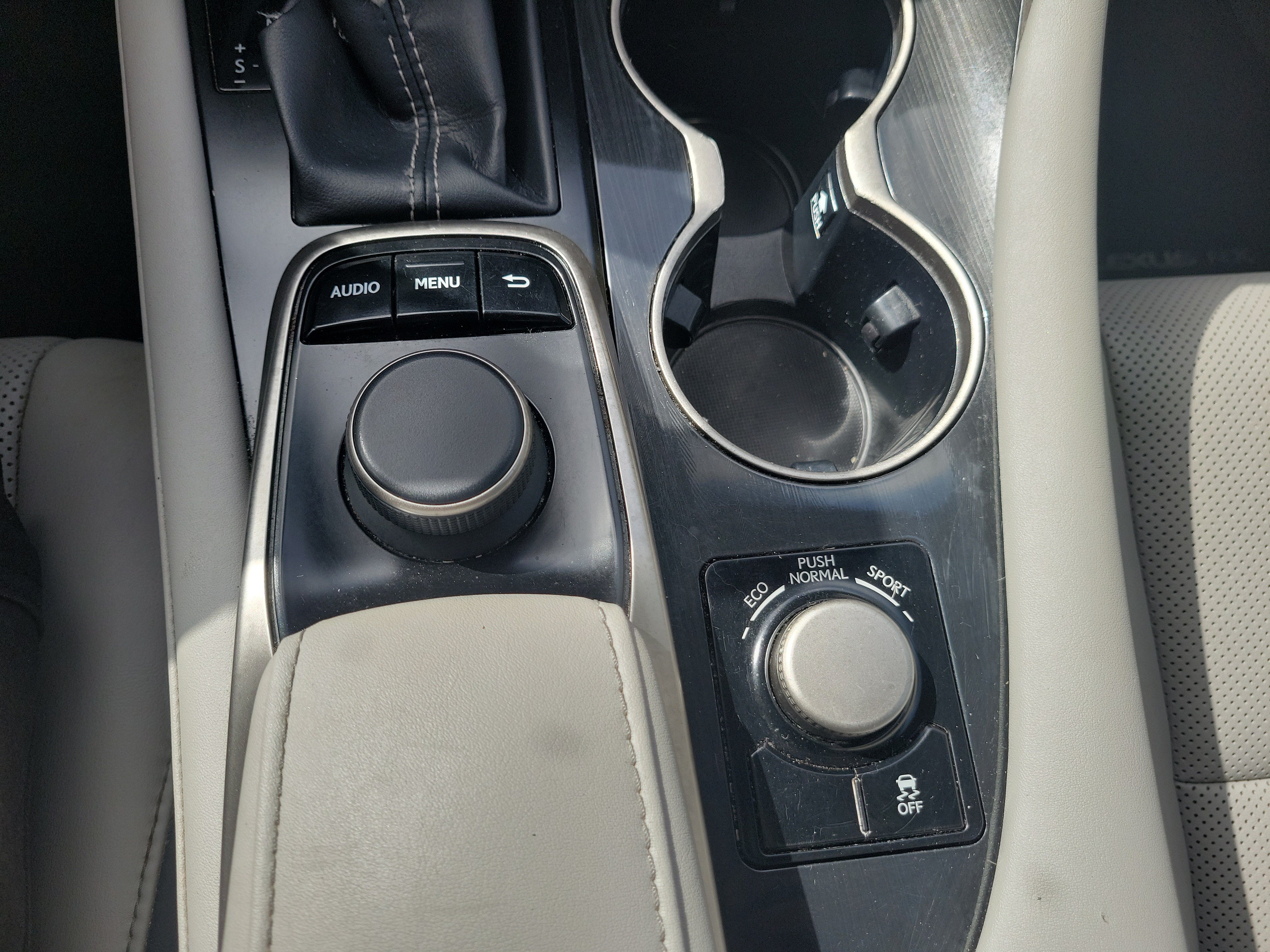 Used 2019 Lexus RX 350 FWD w/ Accessory Package image 32
