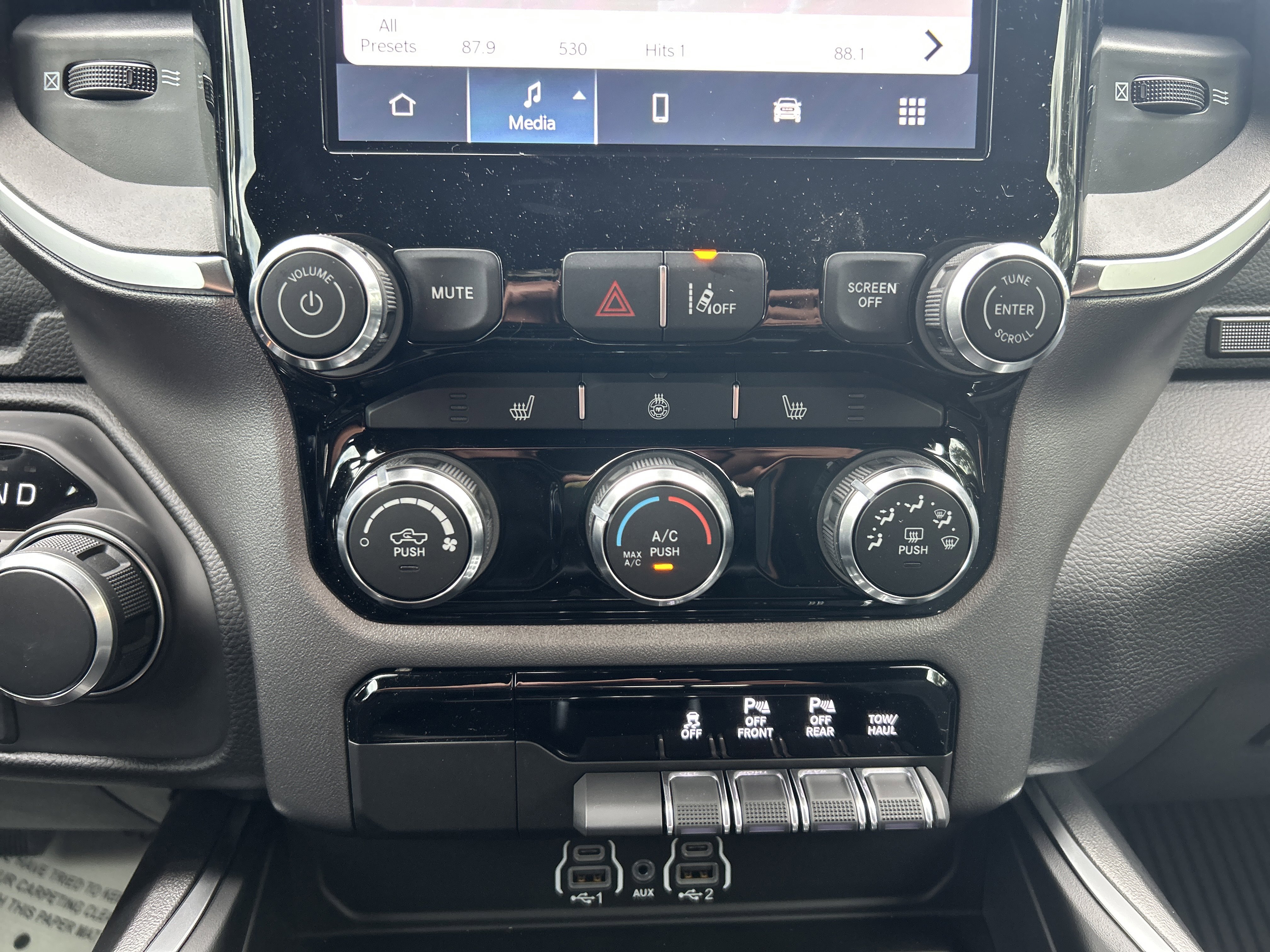 New 2026 RAM 1500 Big Horn w/ Night Edition image 27