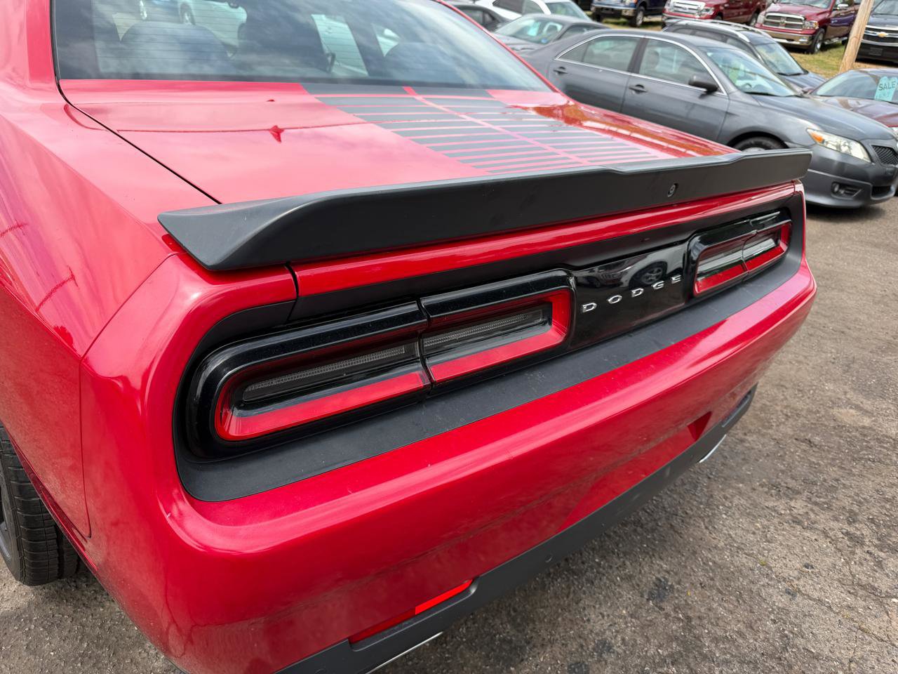 Used 2016 Dodge Challenger SXT w/ Blacktop Package RWD image 10