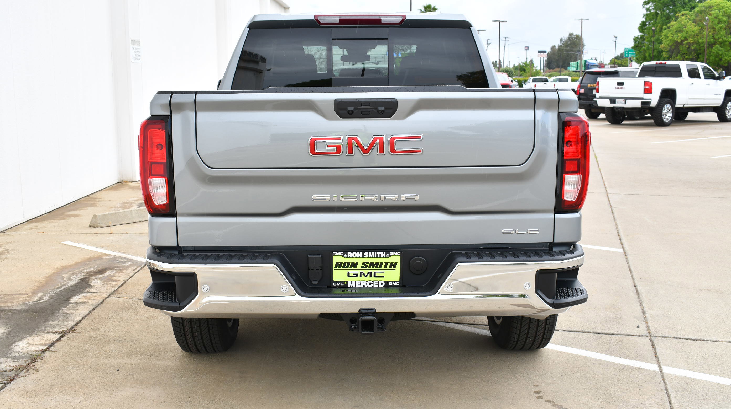 New 2026 GMC Sierra 1500 SLE image 7