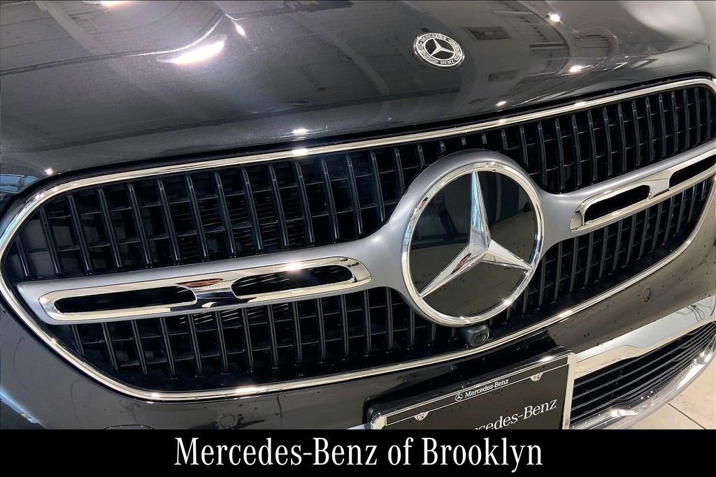 Used 2025 Mercedes-Benz GLC 300 4MATIC image 31