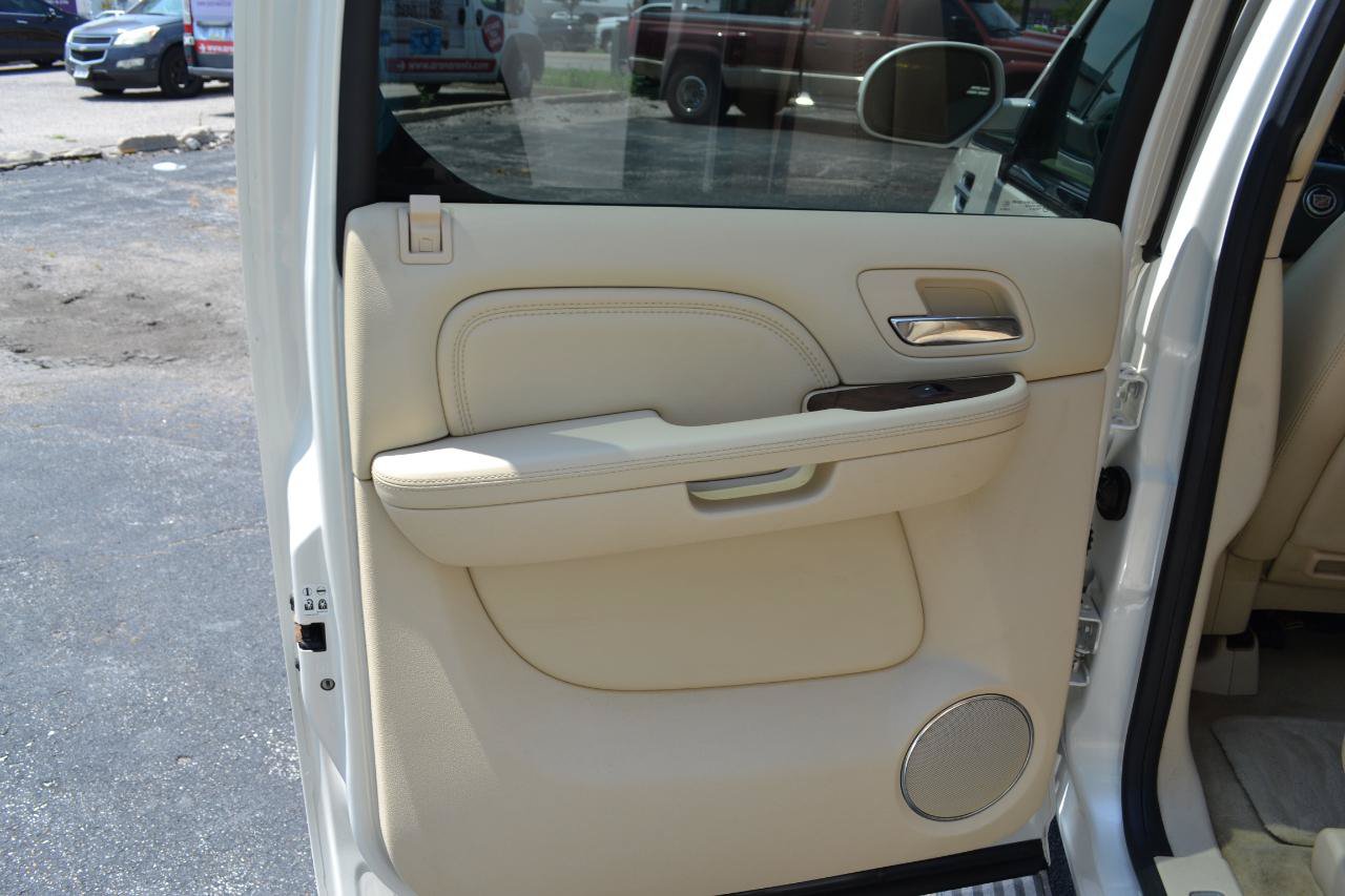 Used 2008 Cadillac Escalade EXT AWD/4WD image 47