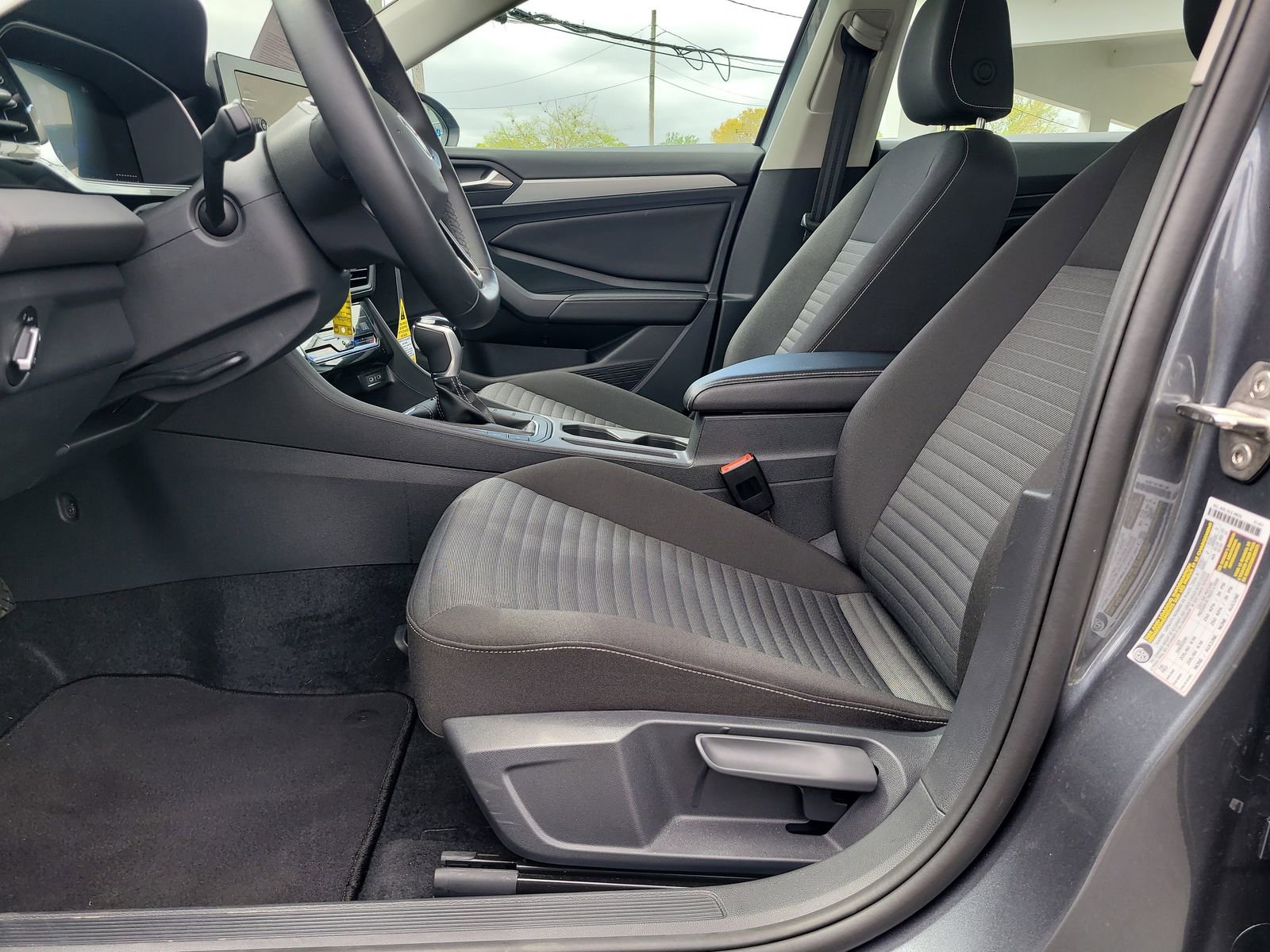 Certified 2025 Volkswagen Jetta S image 17