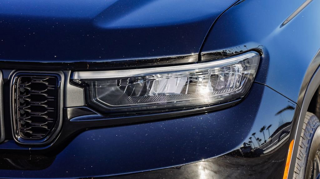 New 2025 Jeep Grand Cherokee L Altitude image 5