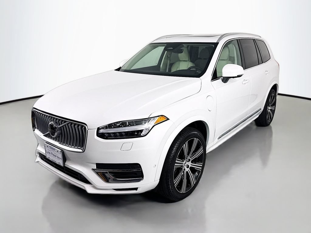 Used 2024 Volvo XC90 T8 Plus w/ Protection Package Premier AWD/4WD image 7