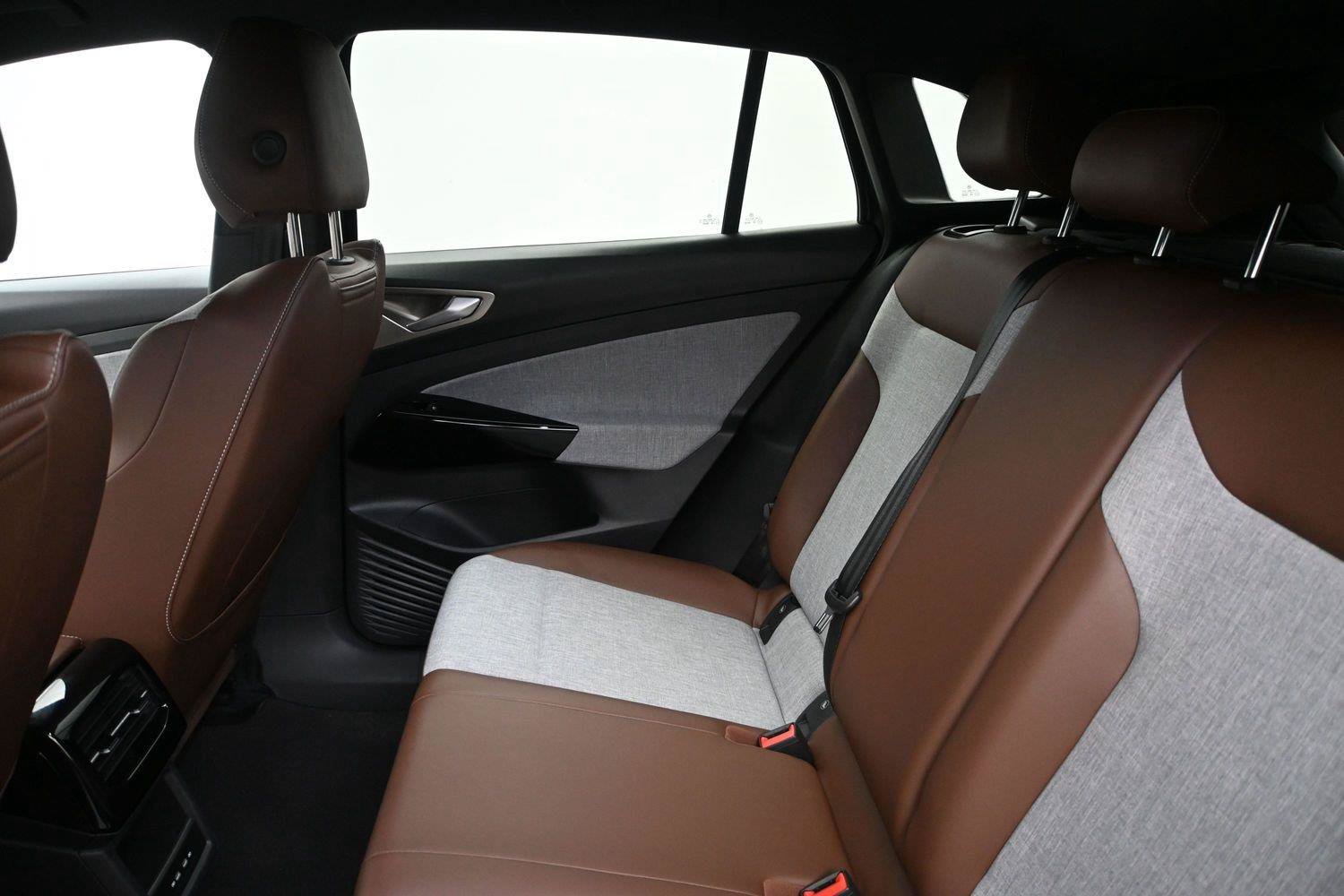 Certified 2024 Volkswagen ID.4 2WD image 11