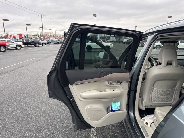 Used 2020 Volvo XC90 T8 Inscription w/ Protection Package Premier image 12