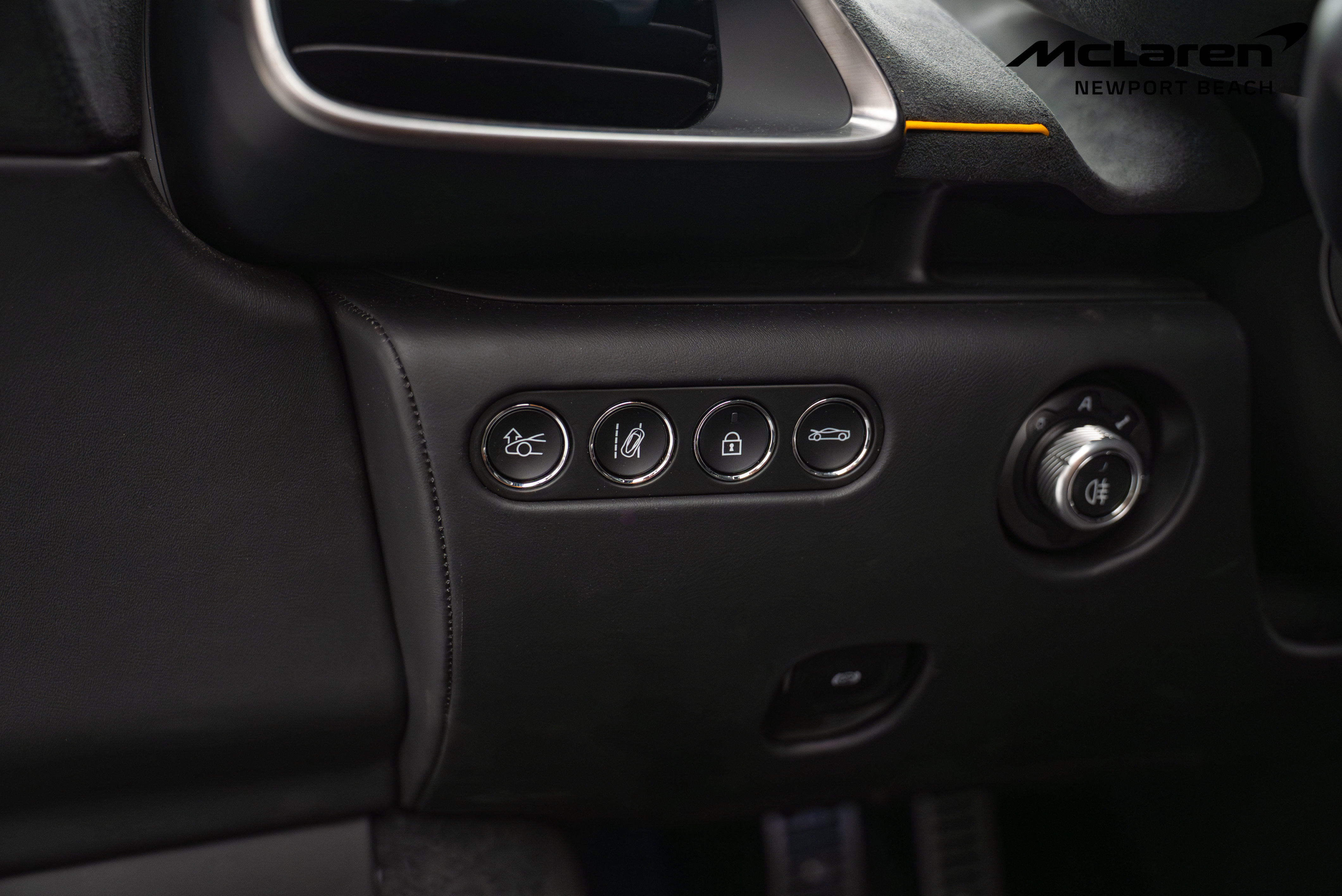 Used 2023 McLaren Artura image 25