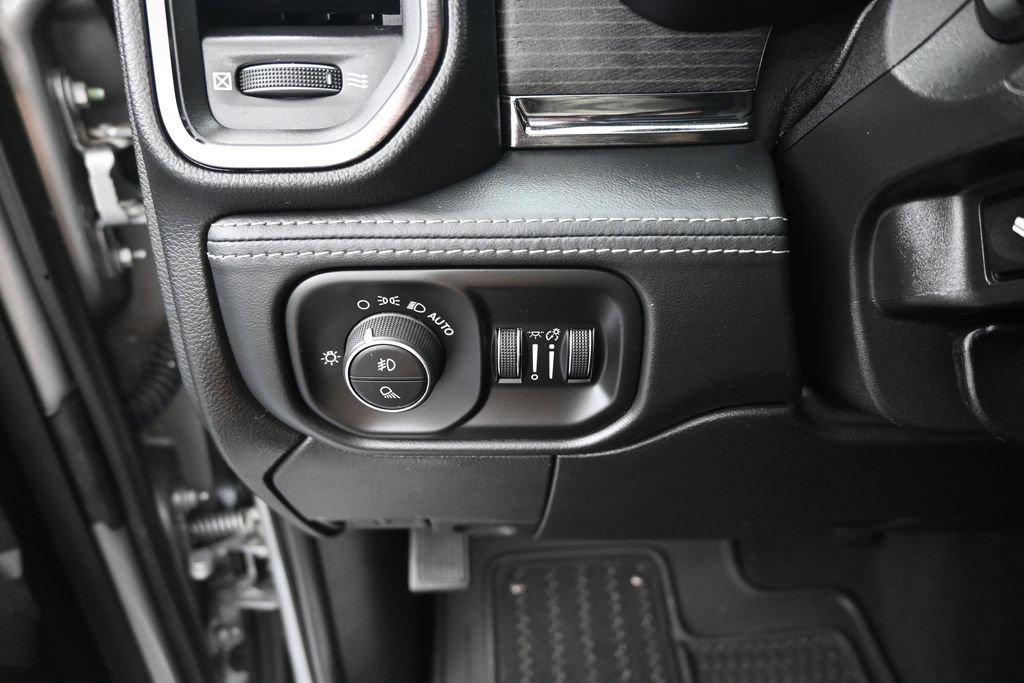 Used 2022 RAM 3500 Limited w/ Night Edition AWD/4WD image 19
