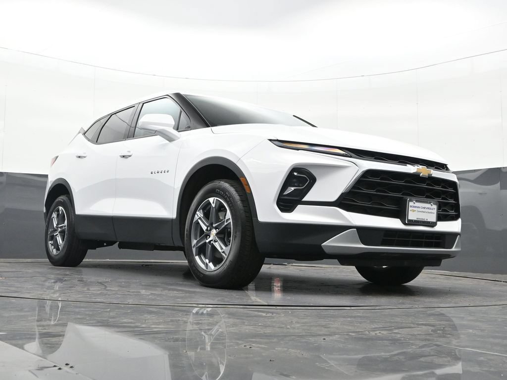 Used 2023 Chevrolet Blazer LT AWD/4WD image 35