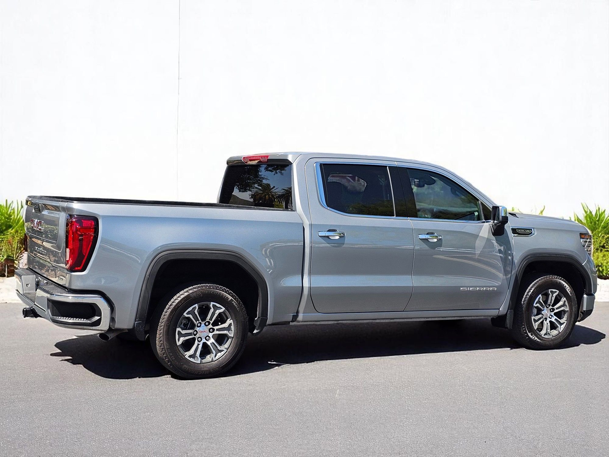 Used 2024 GMC Sierra 1500 SLT AWD/4WD image 6