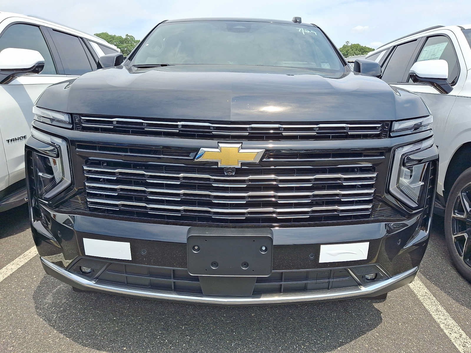 New 2026 Chevrolet Tahoe High Country AWD/4WD image 2