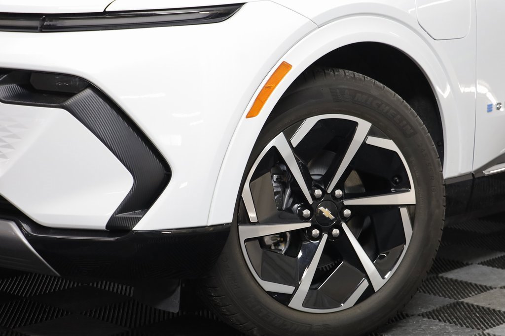 Certified 2025 Chevrolet Equinox EV LT image 3