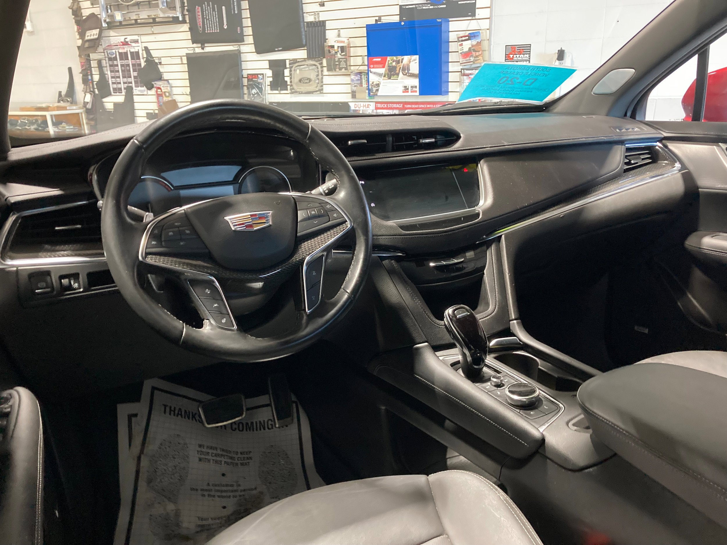 Used 2021 Cadillac XT5 Sportv w/ LPO, ONYX Package AWD/4WD image 17
