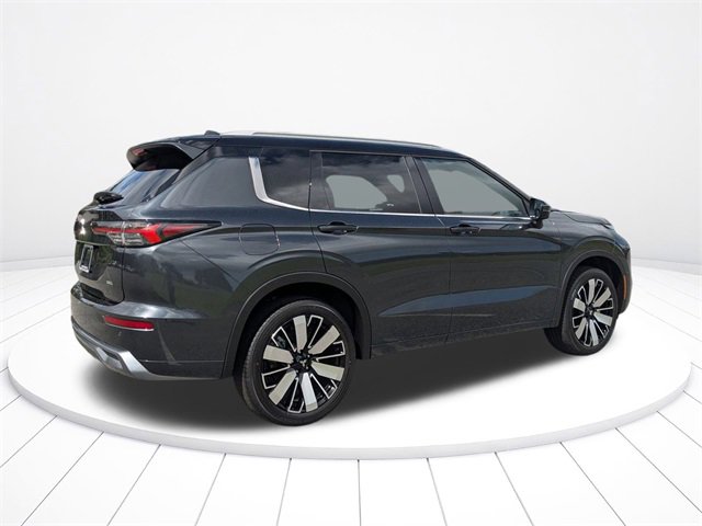 New 2025 Mitsubishi Outlander SEL image 3