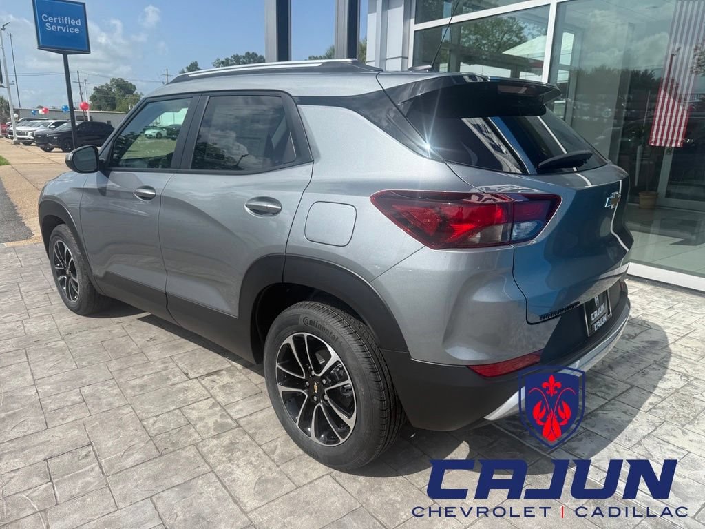New 2026 Chevrolet TrailBlazer LT FWD image 2