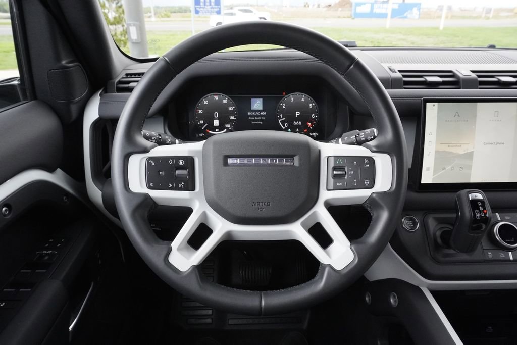 Used 2025 Land Rover Defender 110 S AWD/4WD image 10