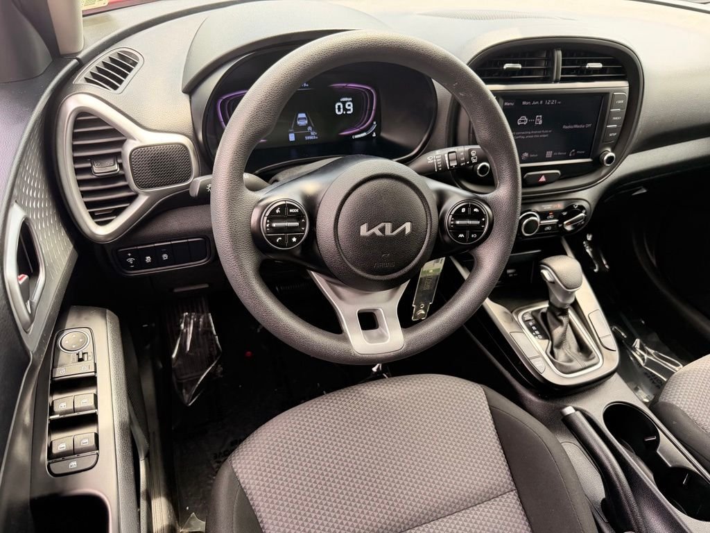 Used 2024 Kia Soul LX w/ Option Group 015 FWD image 22