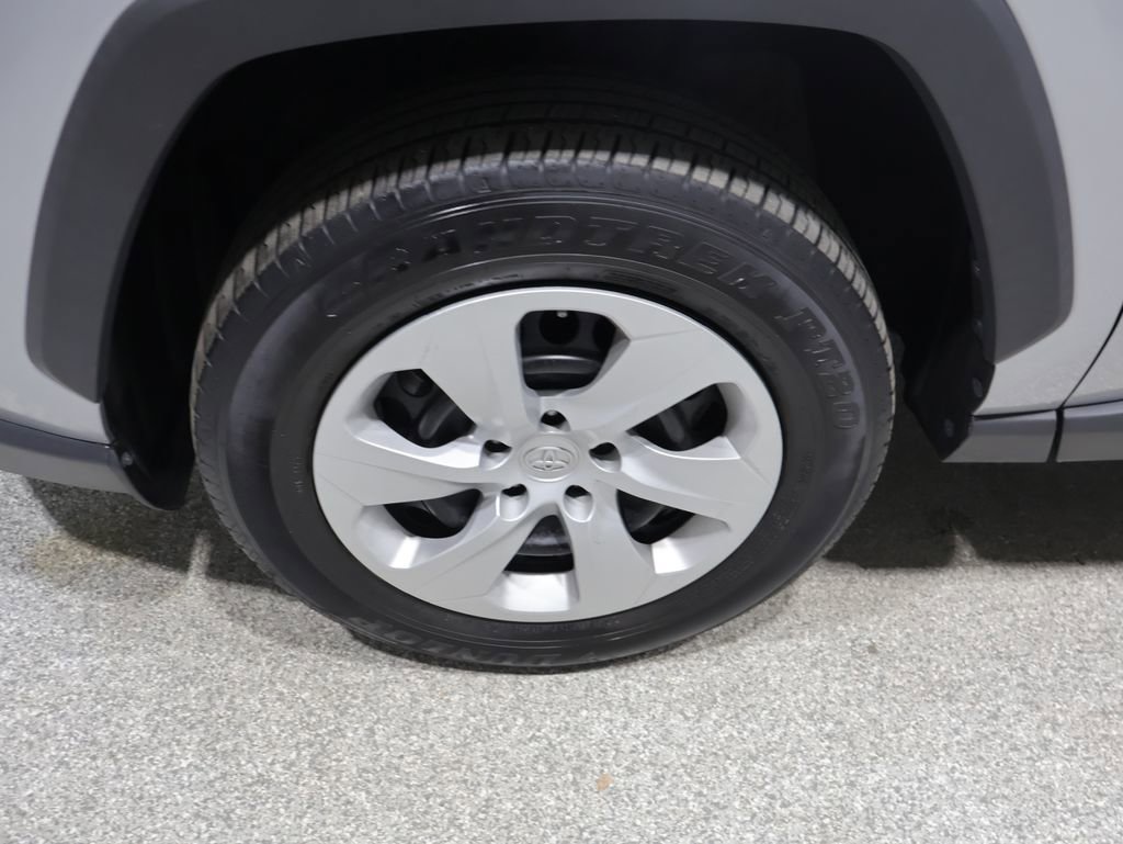 Used 2024 Toyota RAV4 LE AWD/4WD image 8