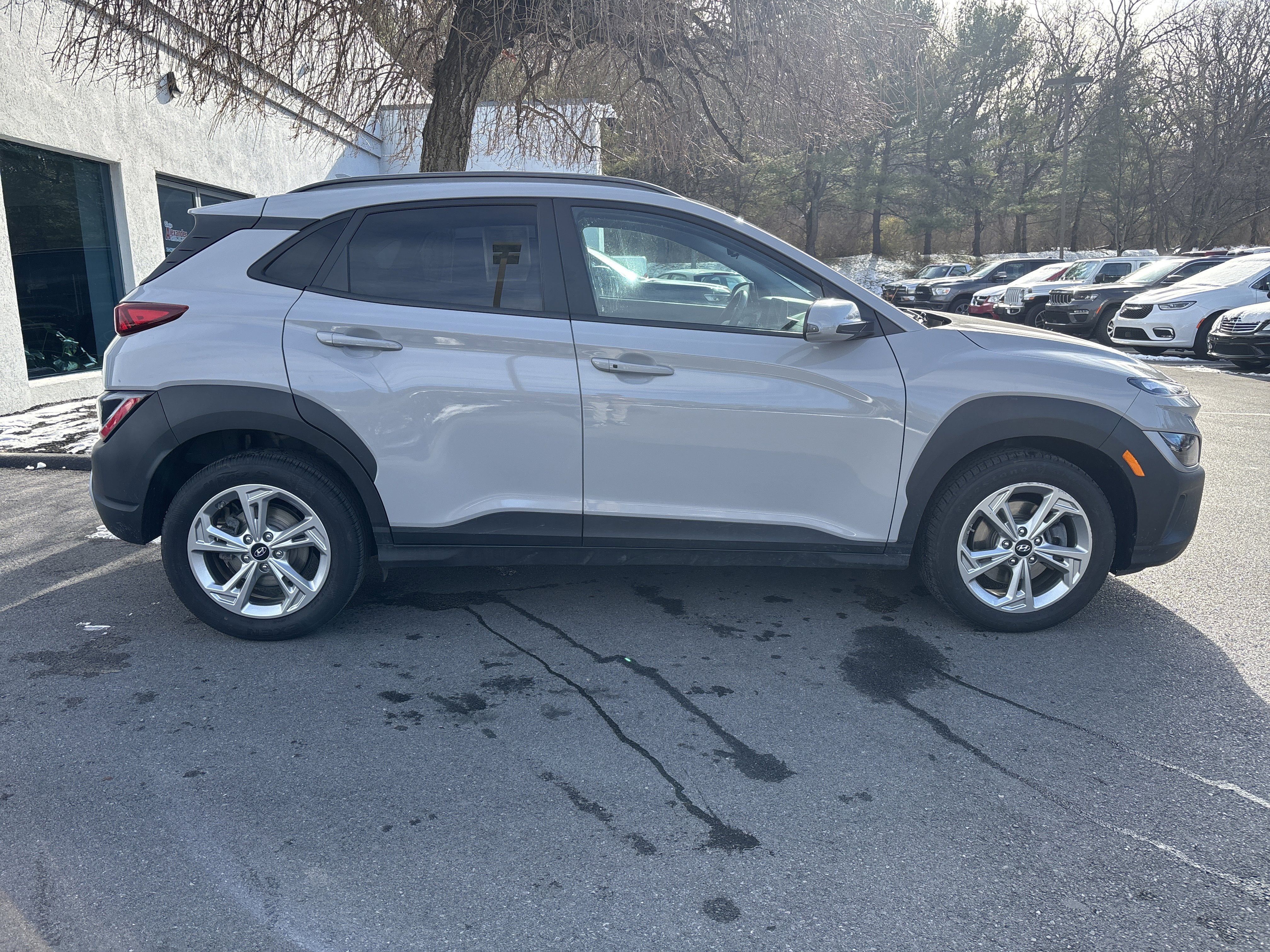 Used 2023 Hyundai Kona SEL video 2