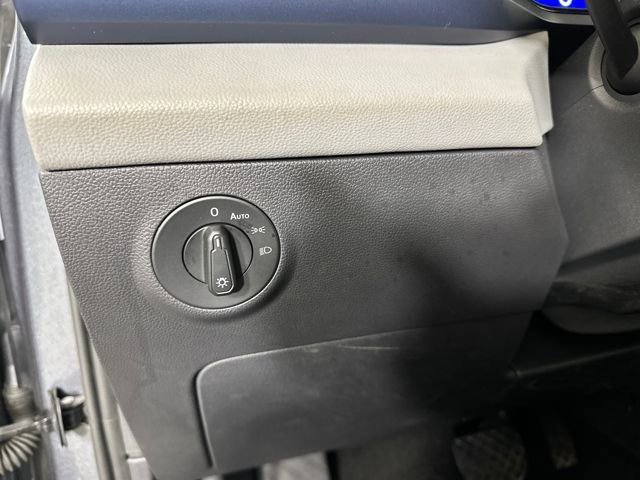 Used 2023 Volkswagen Taos SE image 19