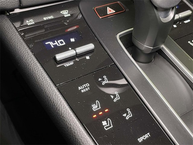 Used 2025 Porsche Macan image 36