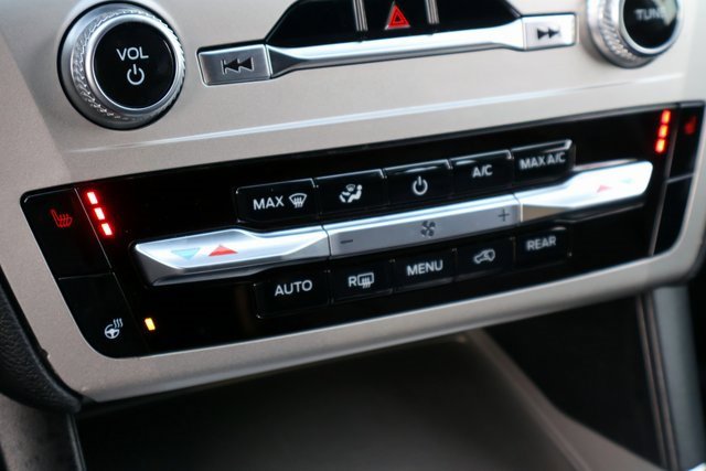 Certified 2022 Ford Explorer XLT w/ Equipment Group 202A image 7