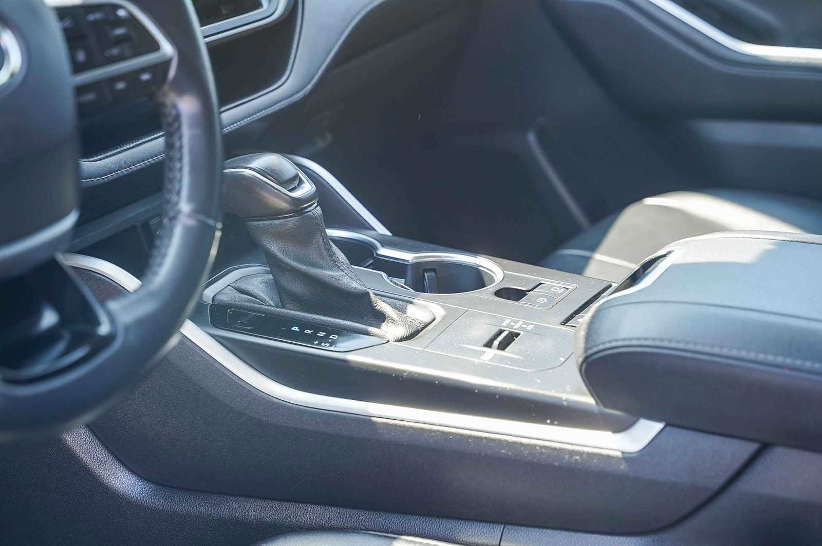 Used 2021 Toyota Highlander XLE image 21