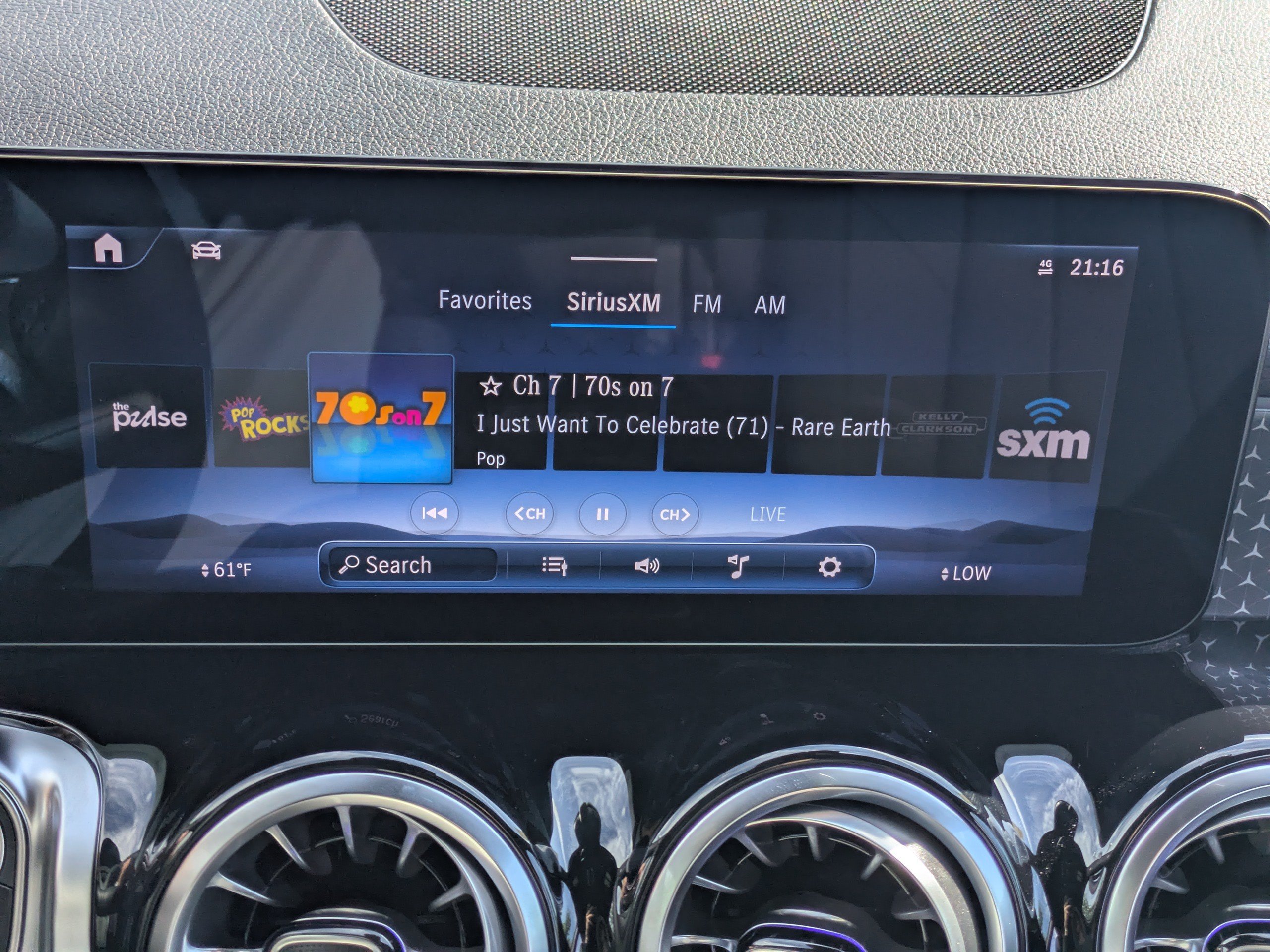 New 2026 Mercedes-Benz GLB 250 4MATIC image 21